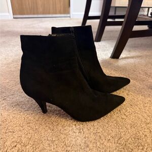 Steve Madden Black Suede Booties Sz 7